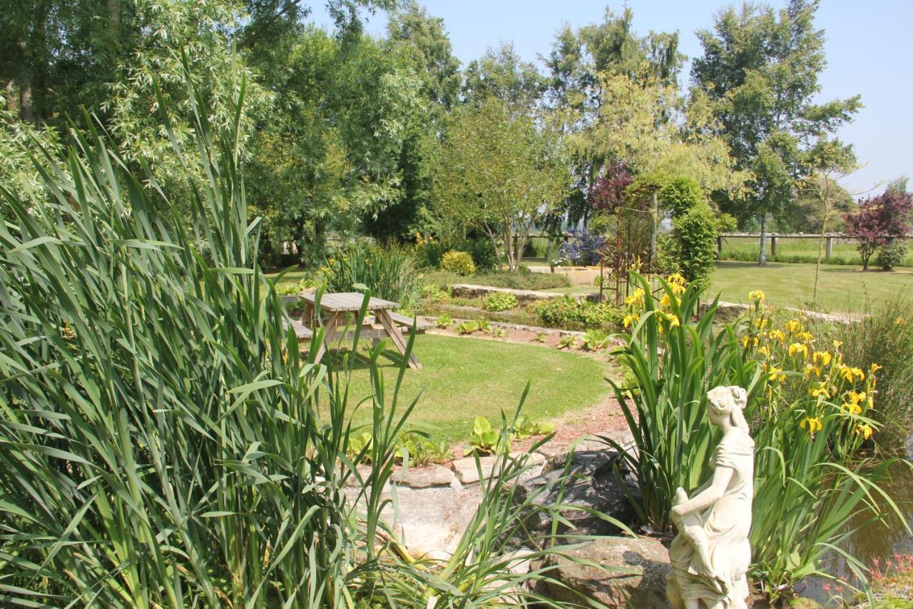 Logis Du Grand Pin Apartment Saint-Martin-des-Entrees Luaran gambar